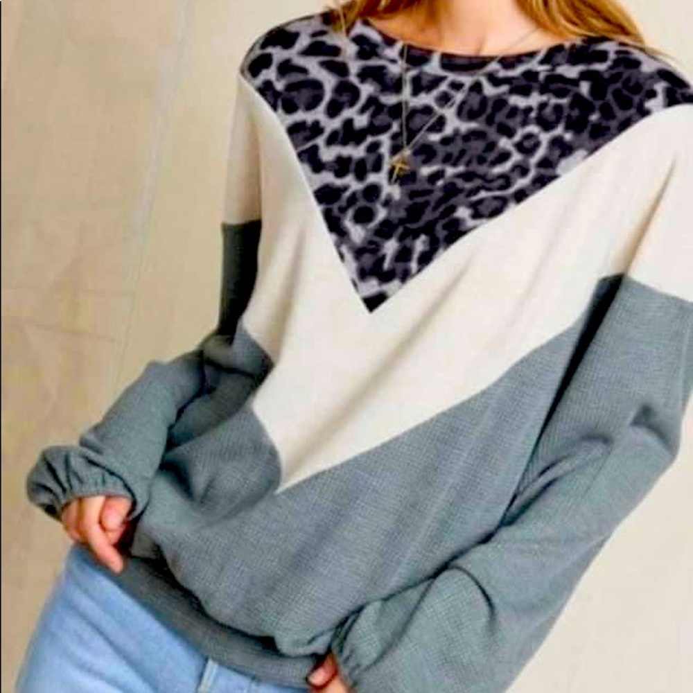 Leopard V Sweater